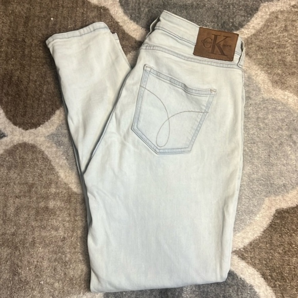 Calvin Klein Light Wash Skinny Legging Jeans